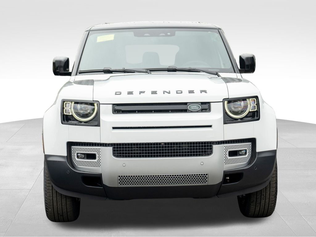 2025 Land Rover Defender 110 S photo 2