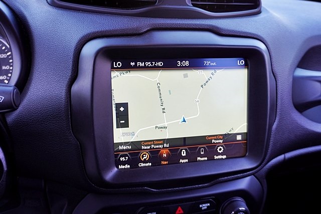 Certified Used 2022 White Jeep Latitude image 24