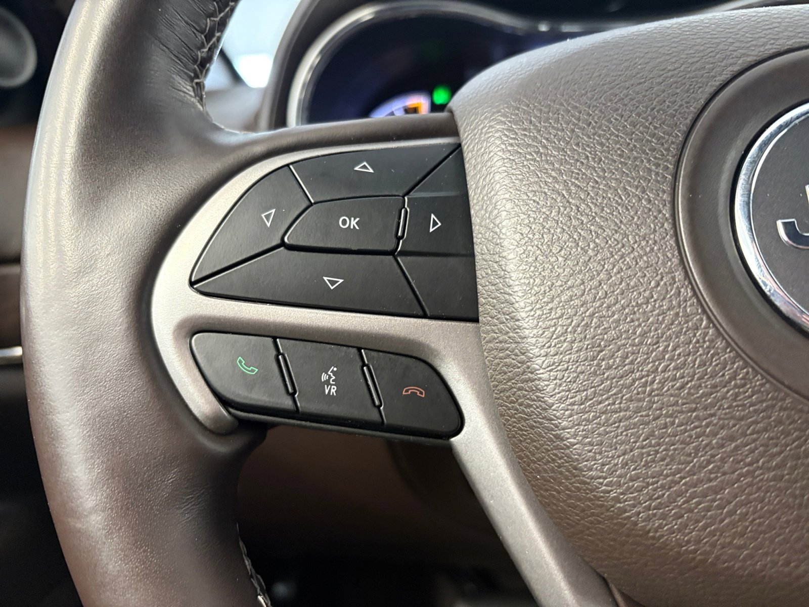 2019 Jeep Grand Cherokee Overland photo 3