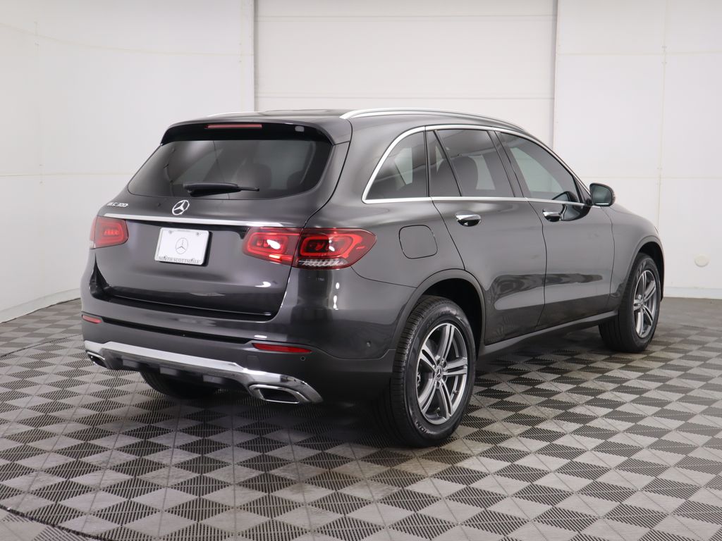 2022 Mercedes Benz GLC 300 photo 4