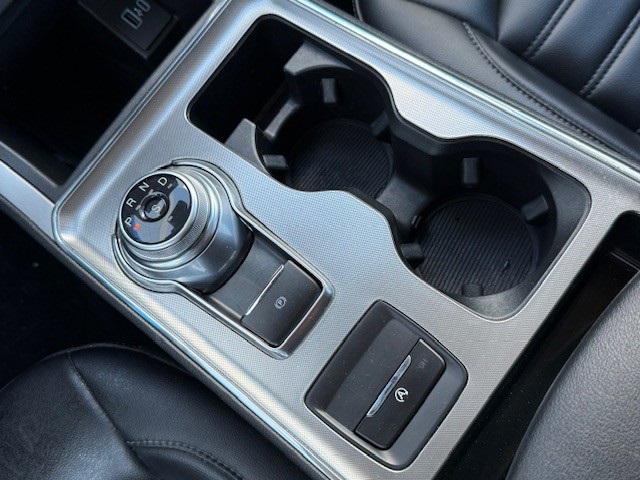 2022 Ford Edge SEL photo 21