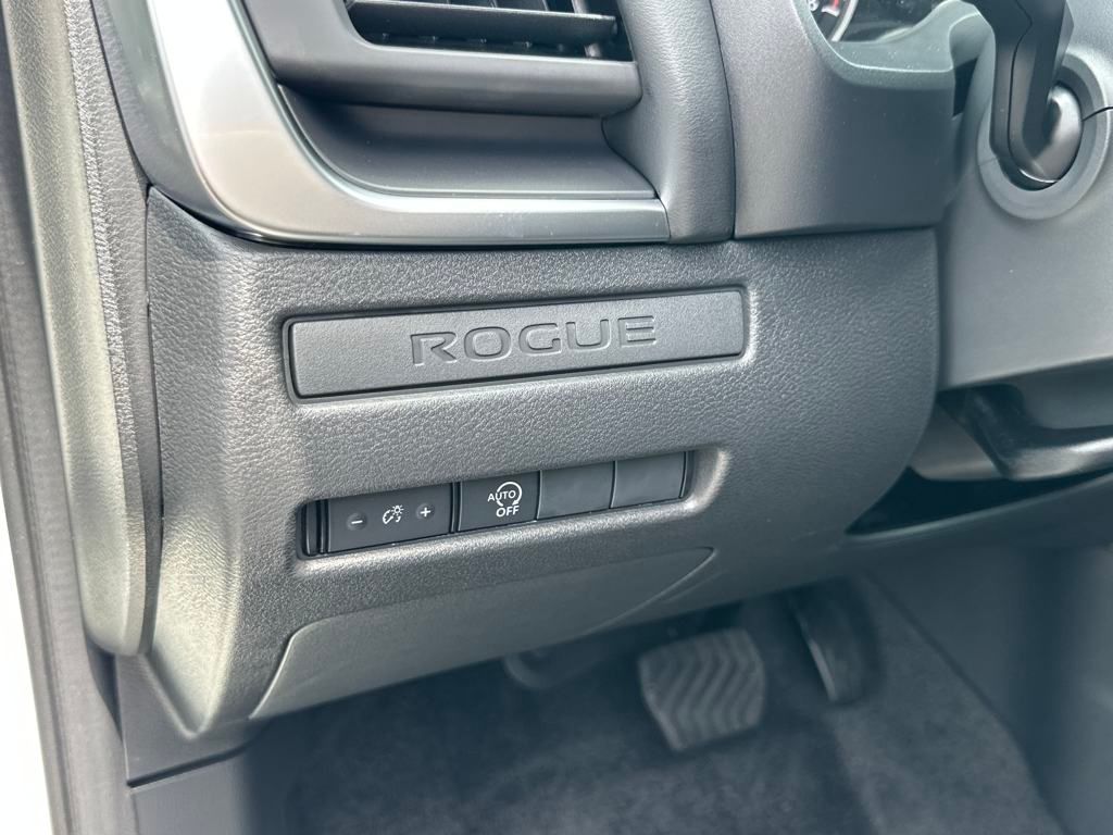 2026 Nissan Rogue S photo 12