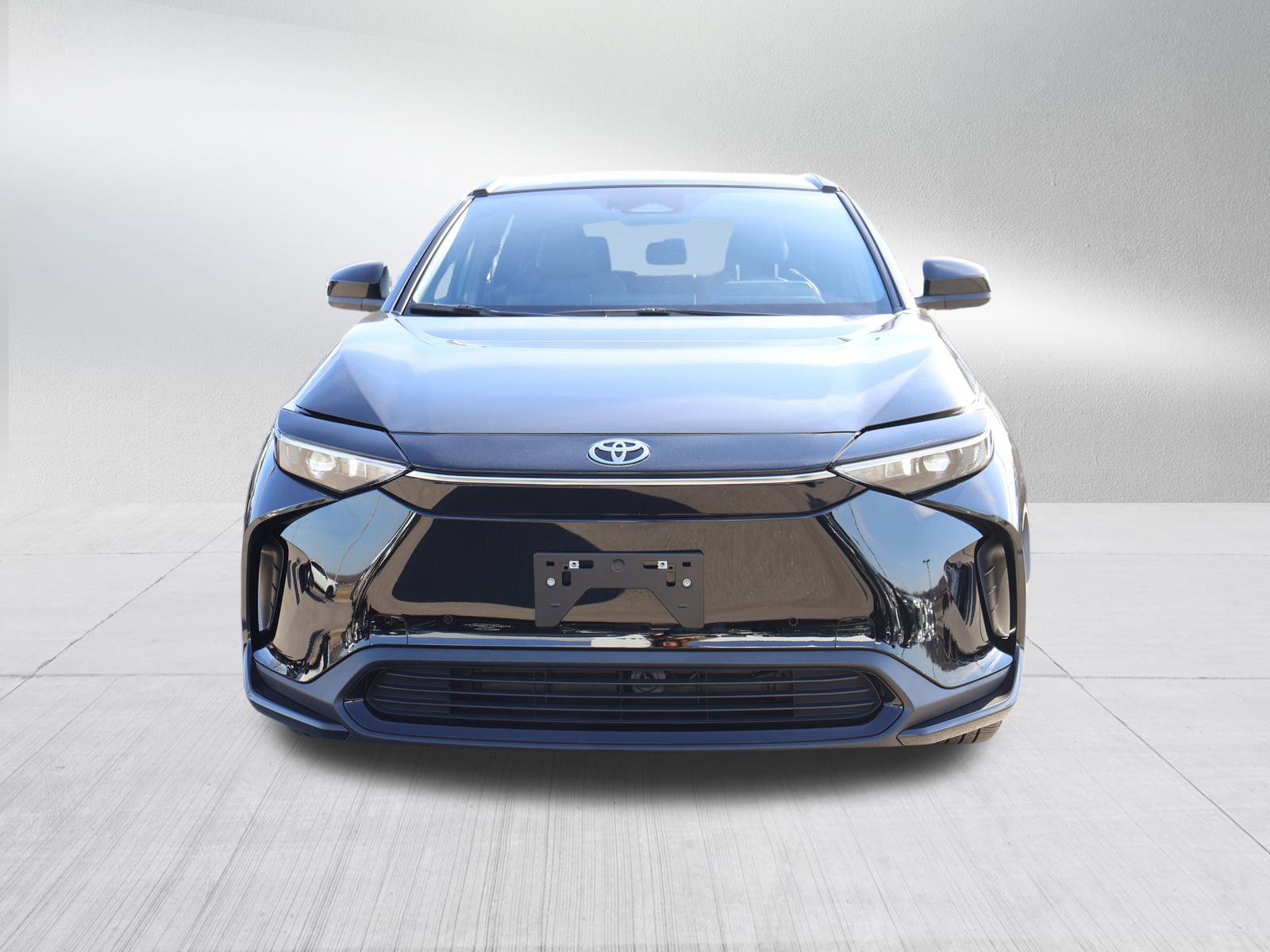 Used 2024 Toyota bZ4X XLE with VIN JTMABACA3RA085433 for sale in Kansas City, MO