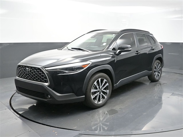 2022 Toyota Corolla Cross XLE photo 3