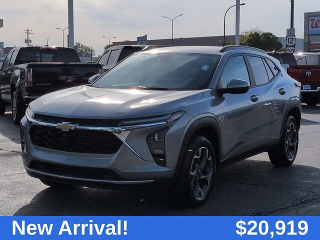 2024 Chevrolet Trax LT photo 2