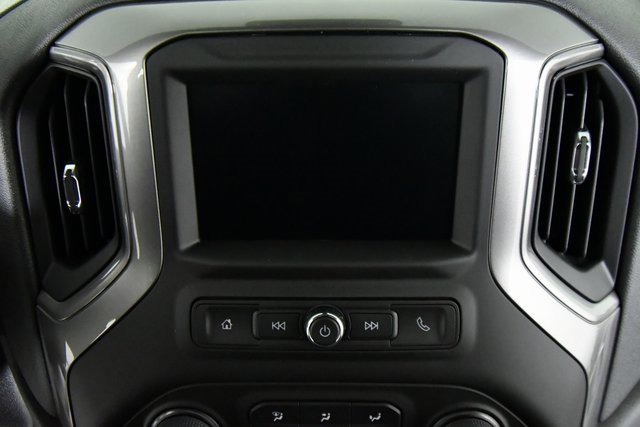 2025 Chevrolet Silverado 1500 Custom photo 3