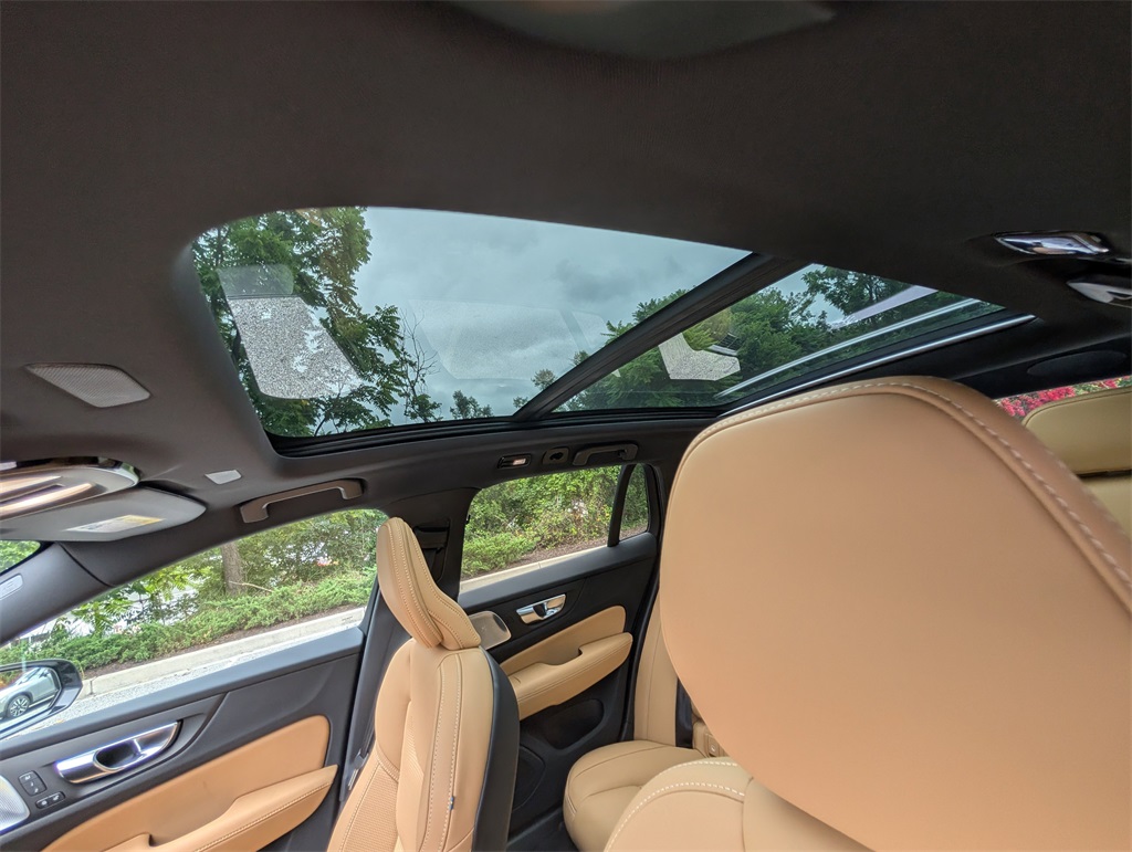 2026 Volvo V60 Cross Country B5 photo 11