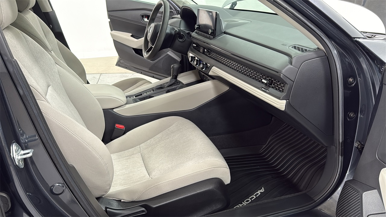2023 Honda Accord EX photo 18