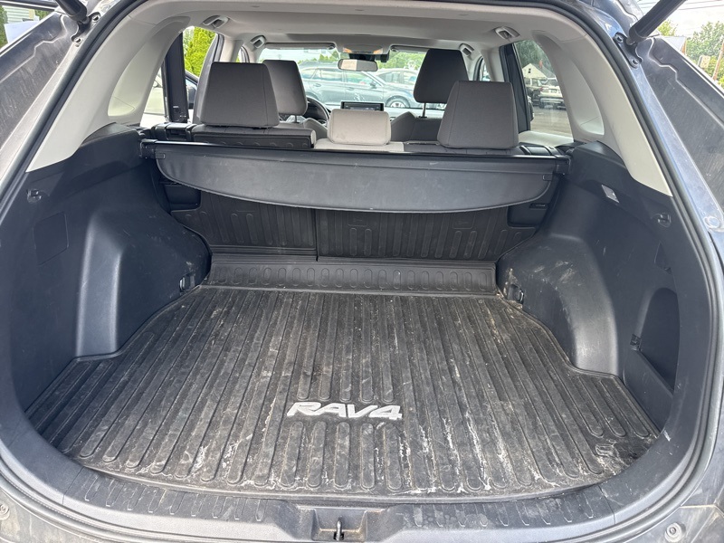 2020 Toyota RAV4 XLE Sport photo 15