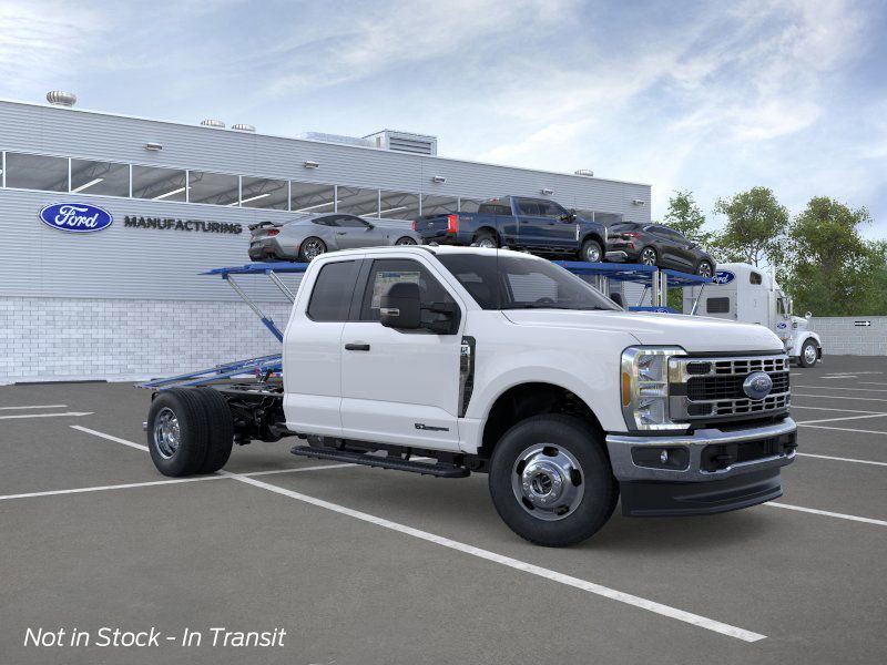 2026 Ford F-350 Super Duty Chassis Cab XL's photo