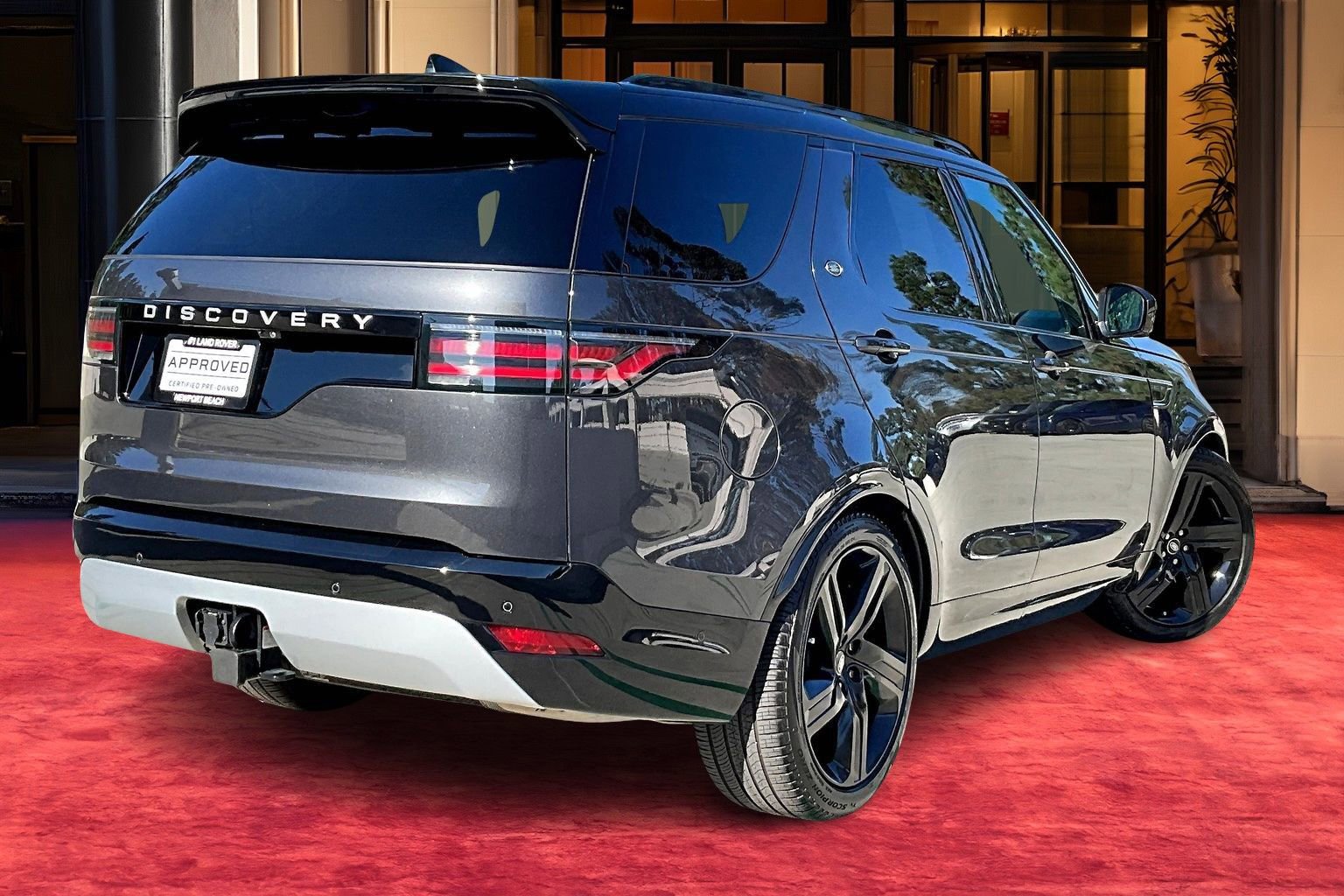 2024 Land Rover Discovery Metropolitan Edition photo 11