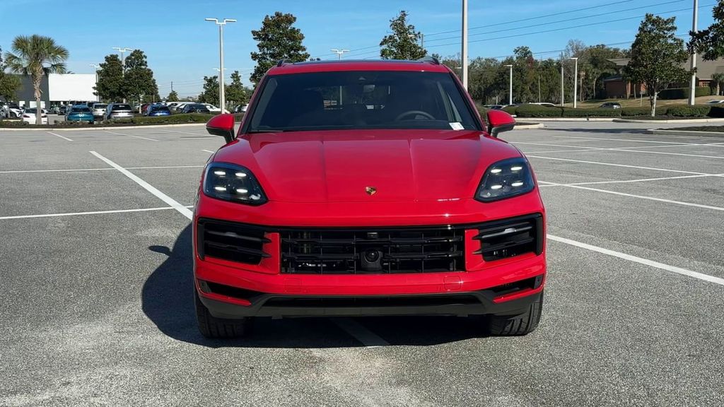2025 Porsche Cayenne Base photo 3