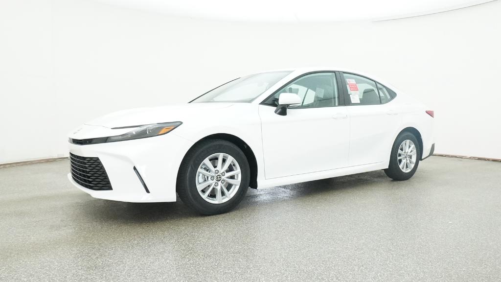 2025 Toyota Camry LE photo 6