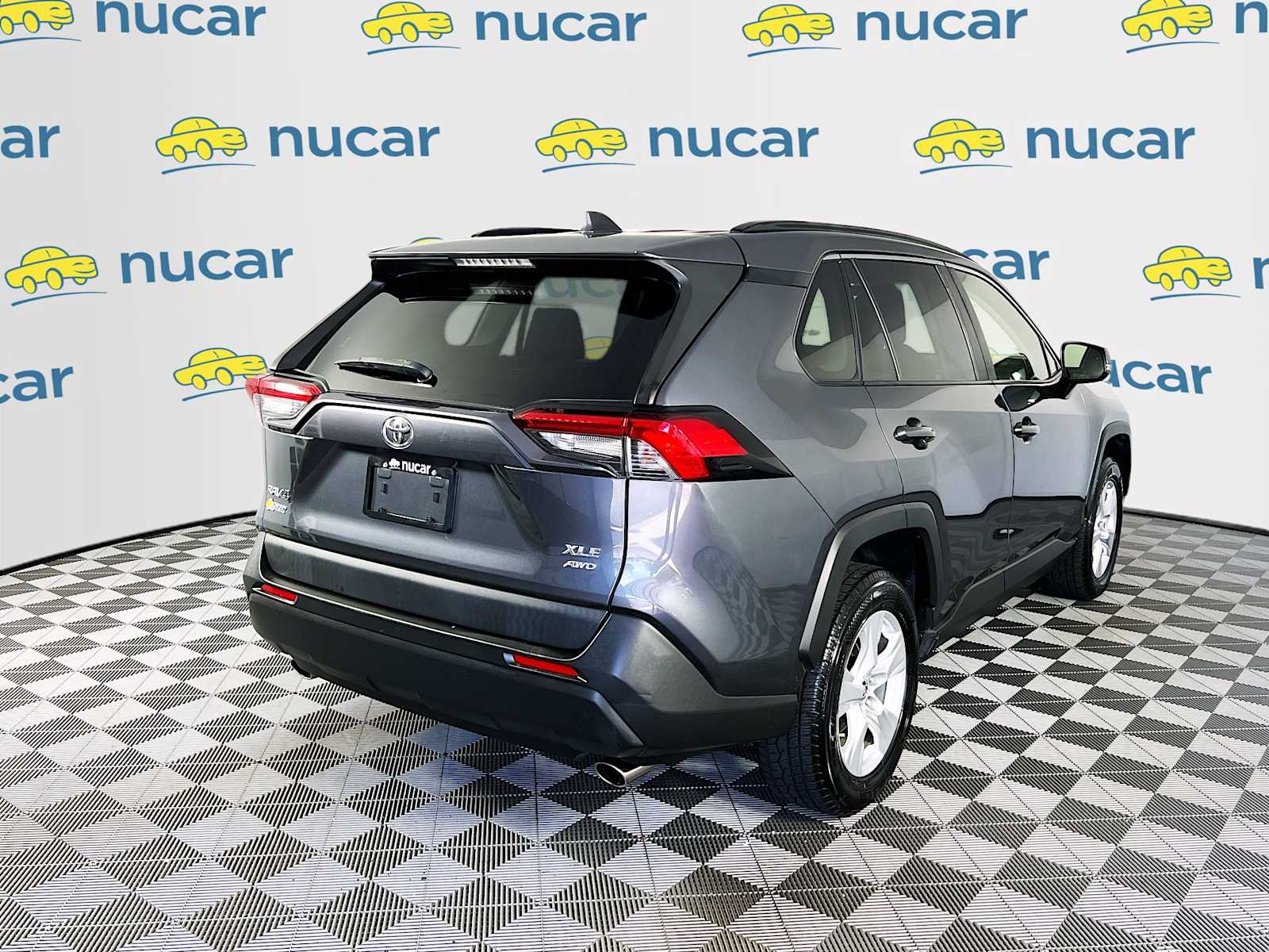 2019 Toyota RAV4 XLE photo 5
