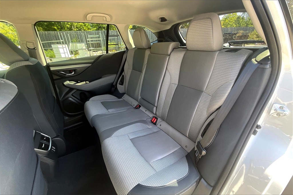 2025 Subaru Outback Premium photo 9