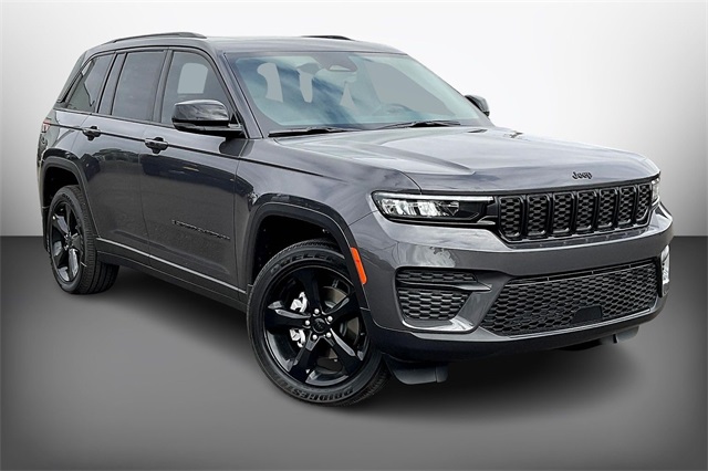 2025 Jeep Grand Cherokee Altitude's photo