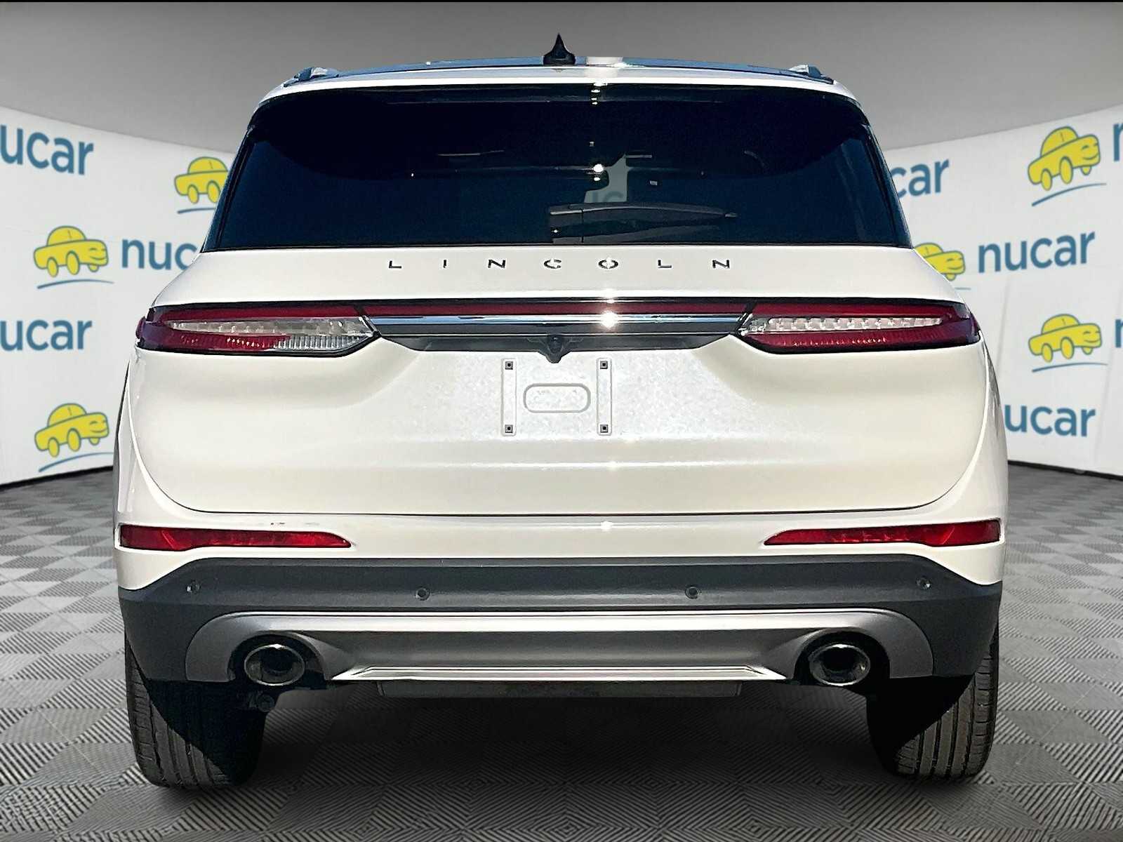 2022 Lincoln Corsair Standard photo 4