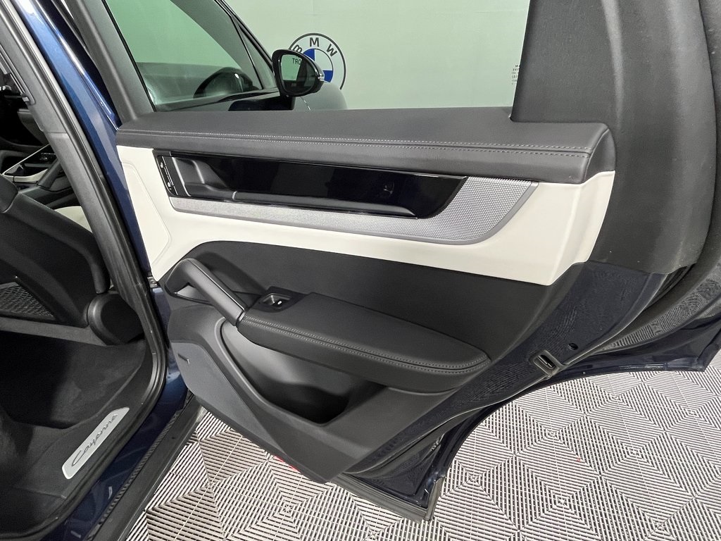 2024 Porsche Cayenne Base photo 20