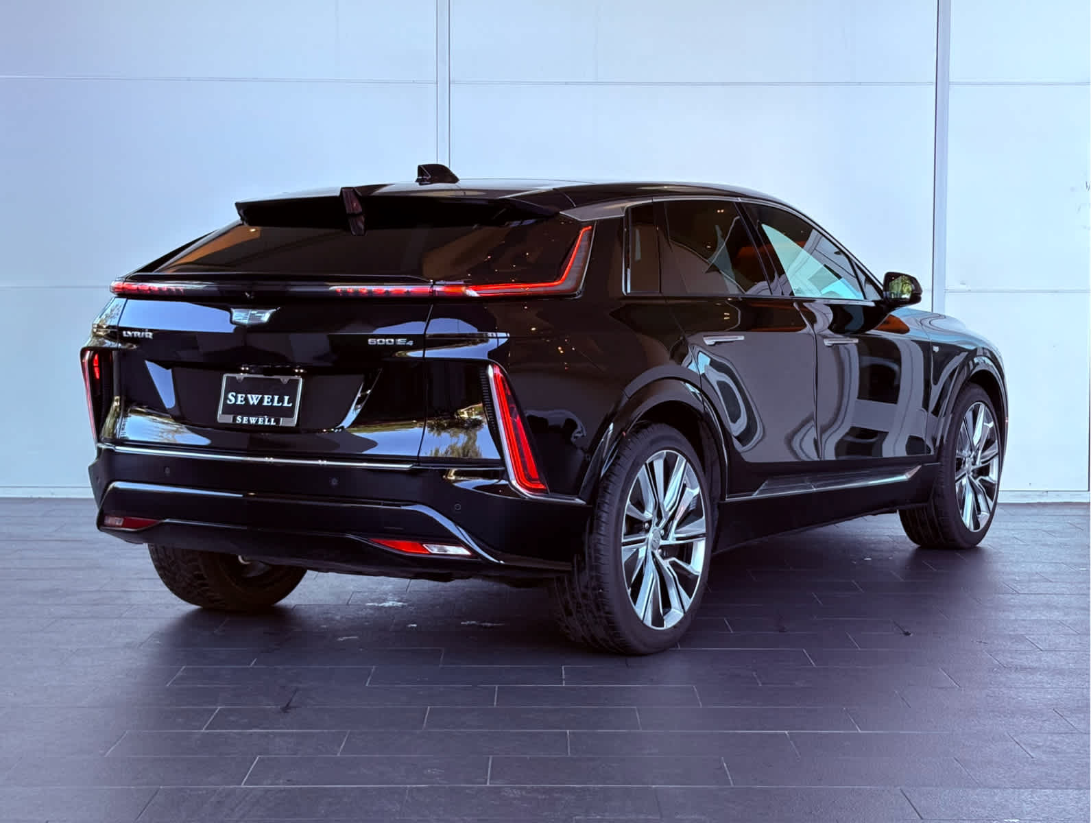 2024 Cadillac Lyriq Luxury photo 4