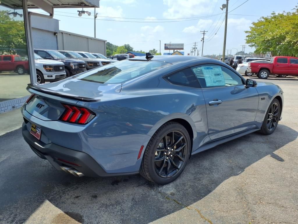 2025 Ford Mustang GT photo 4