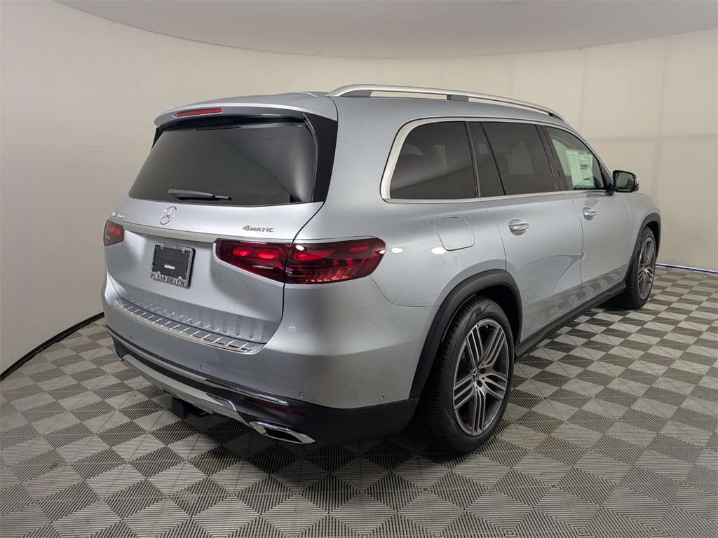 2026 Mercedes Benz GLS 450 4MATIC photo 3