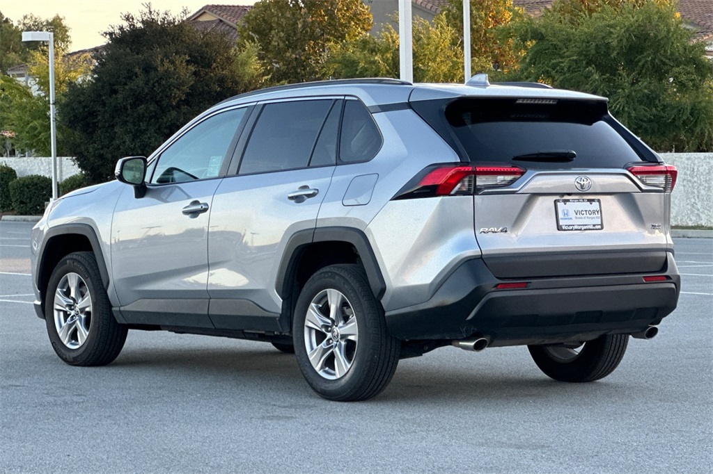 2025 Toyota RAV4 XLE photo 3