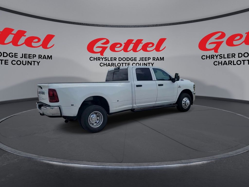 2025 Ram 3500 Tradesman photo 2