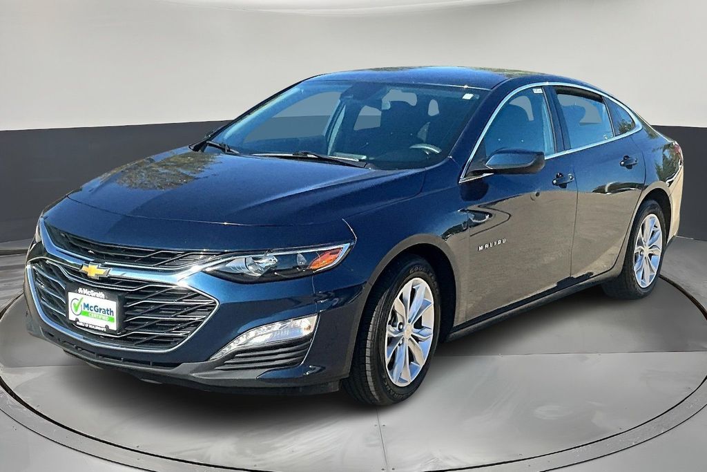 2022 Chevrolet Malibu 1LT photo 3