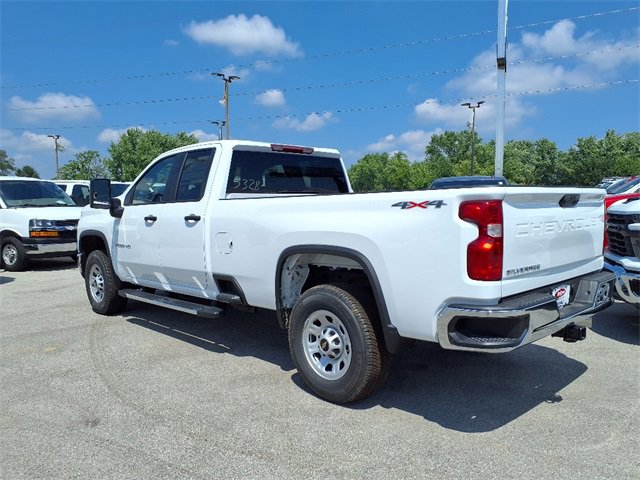 2025 Chevrolet Silverado 2500HD photo 4