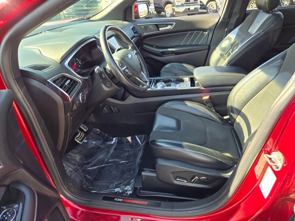 2019 Ford Edge ST photo 14