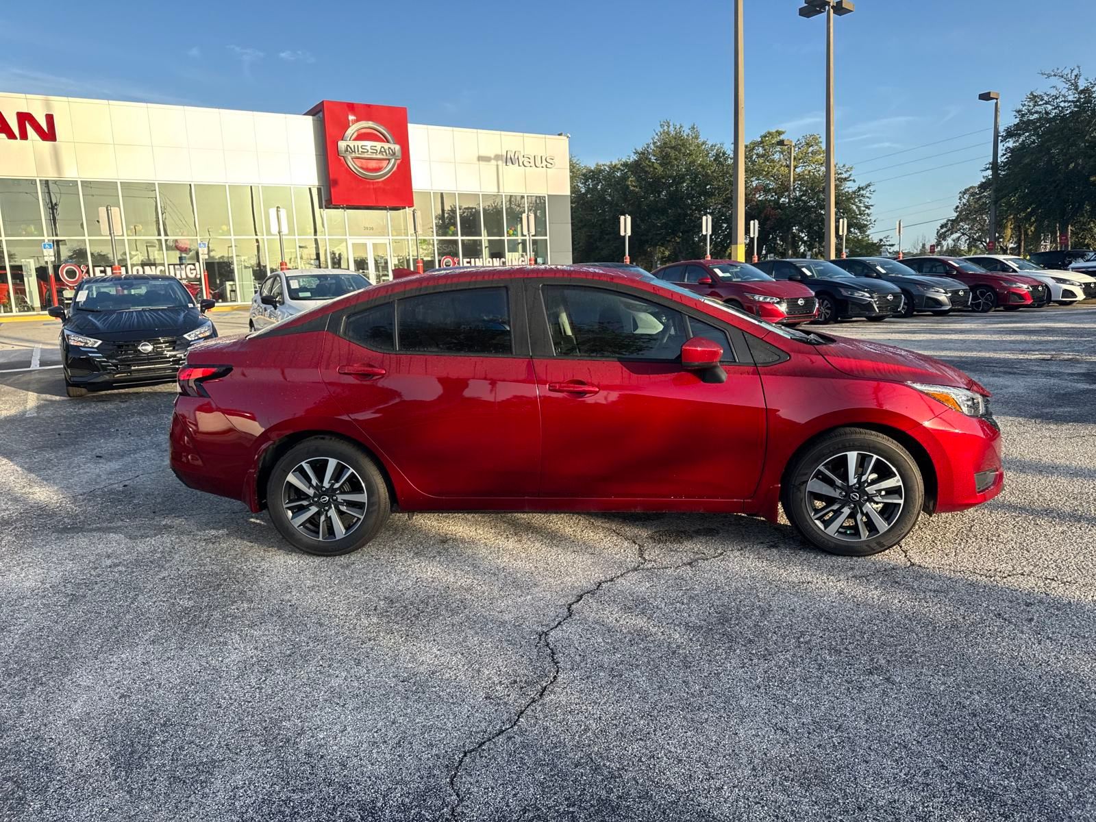 2025 Nissan Versa 1.6 SV photo 4