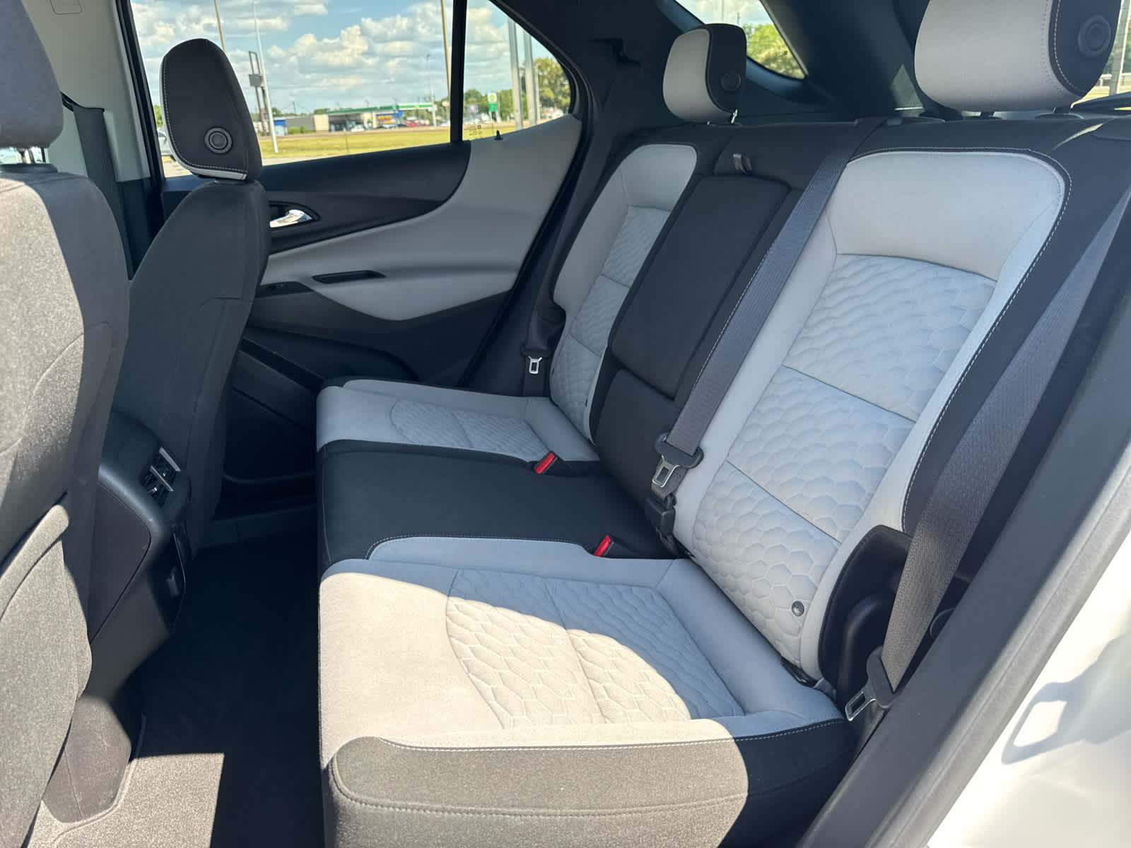 2018 Chevrolet Equinox LT photo 24