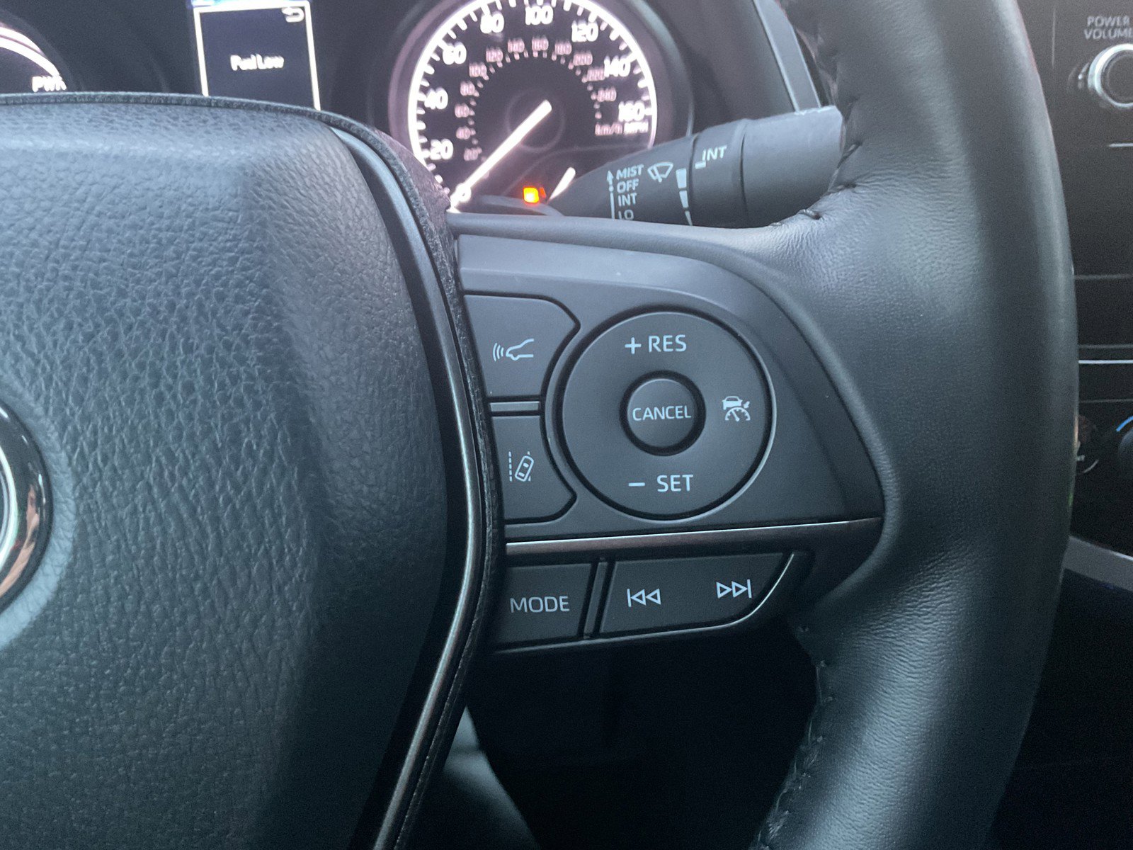 2023 Toyota Camry SE photo 19