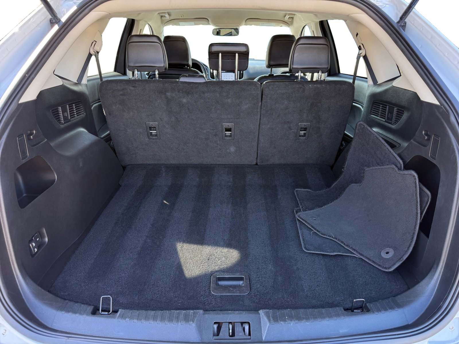 2024 Ford Edge SEL photo 17