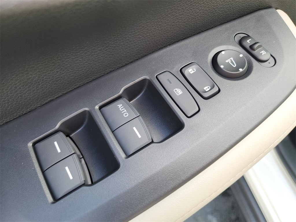 2026 Honda HR-V LX photo 21