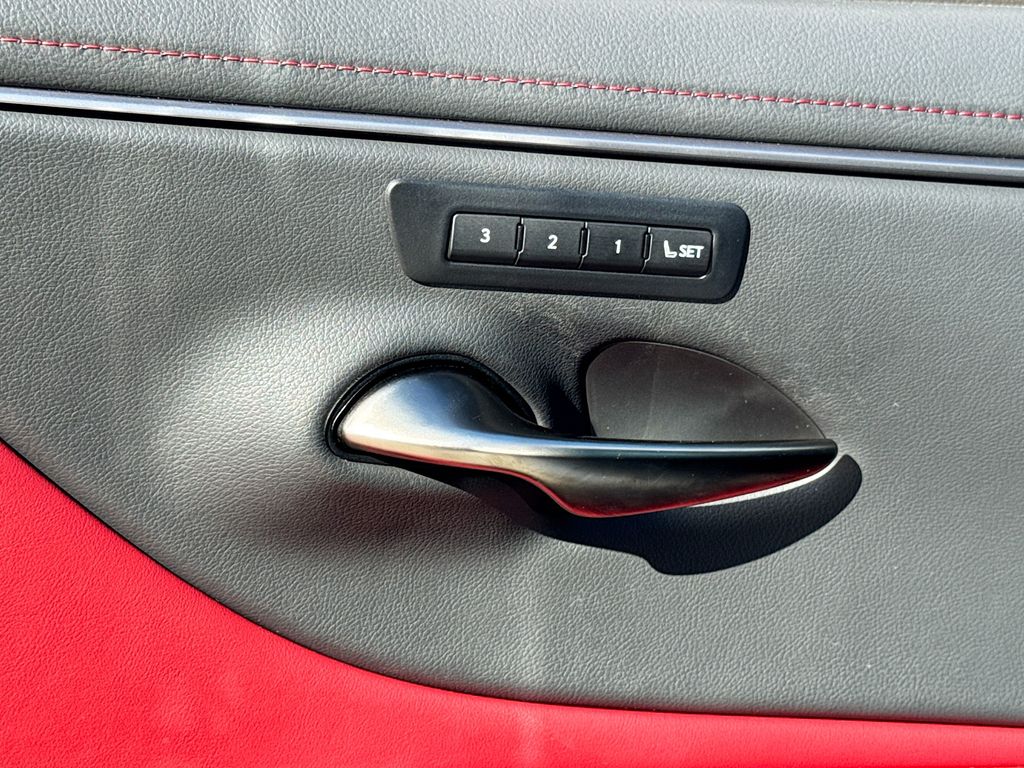 2024 Lexus ES 350 F SPORT Handling photo 17