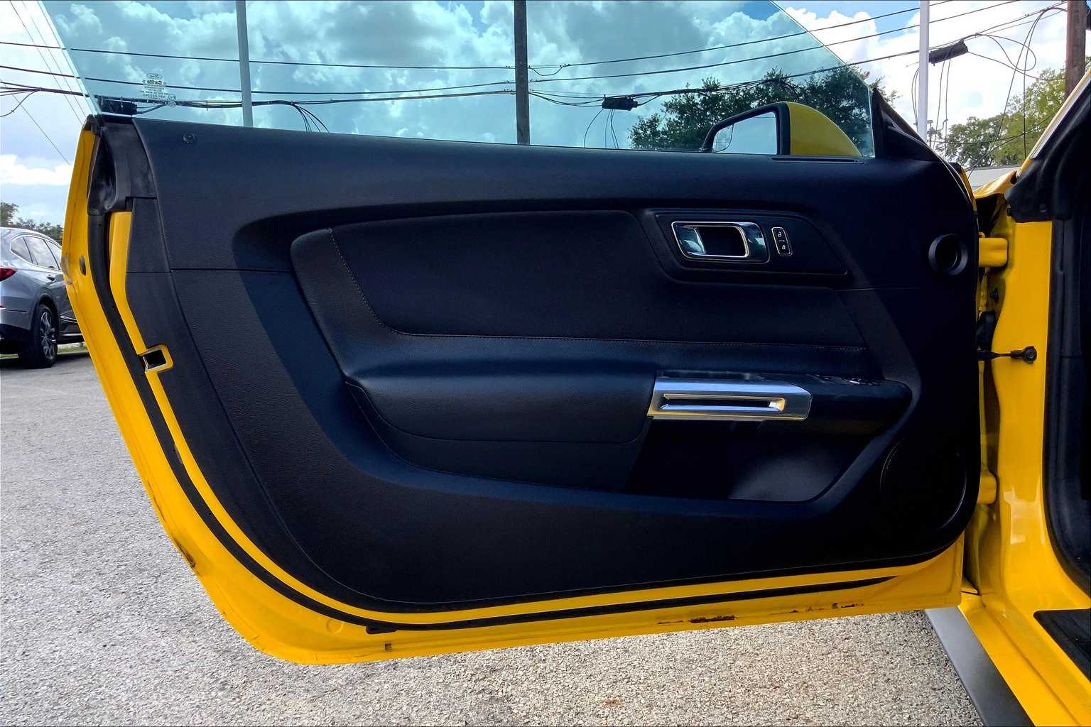 2017 Ford Mustang GT photo 15