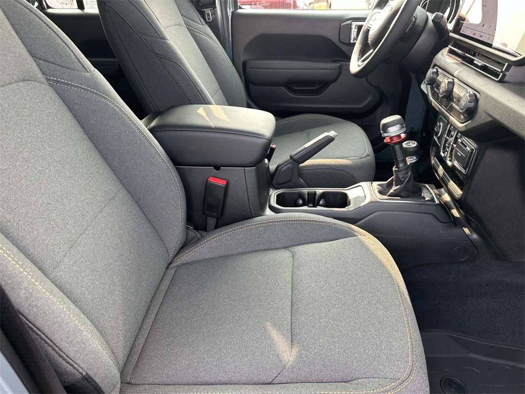 2025 Jeep Wrangler Sport S photo 16