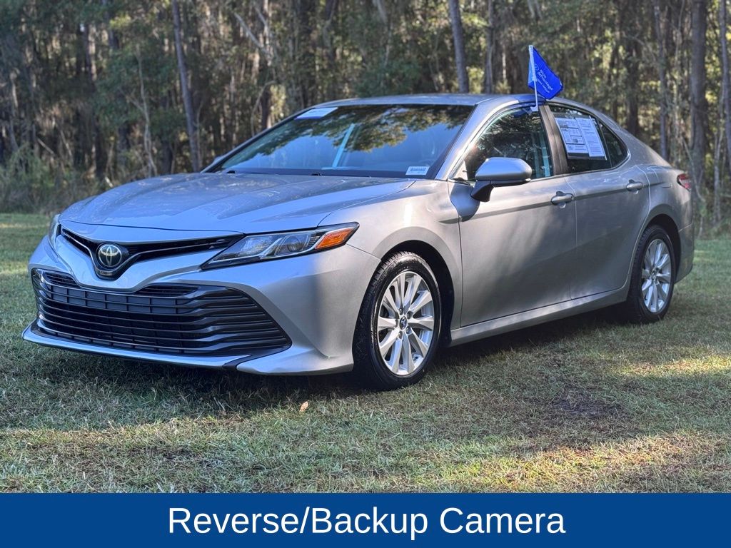 2019 Toyota Camry LE photo 3