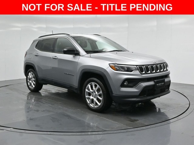 2023 Jeep Compass Latitude Lux's photo