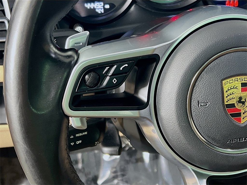 2021 Porsche Macan Base photo 10