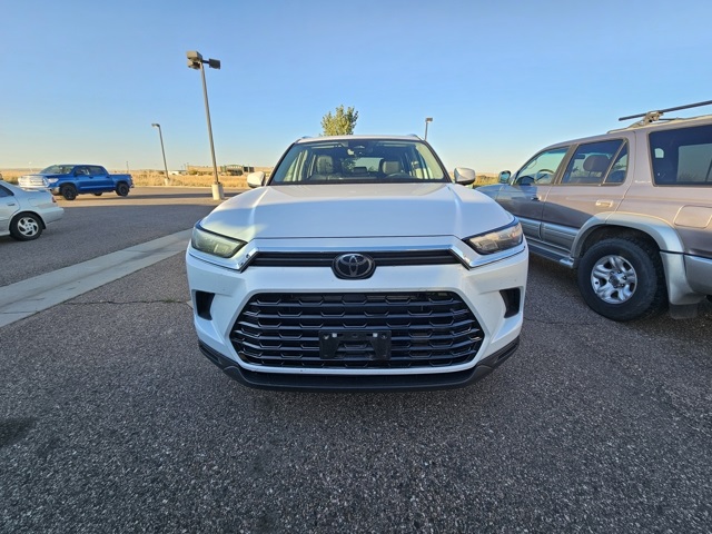 2024 Toyota Highlander Hybrid XLE photo 2