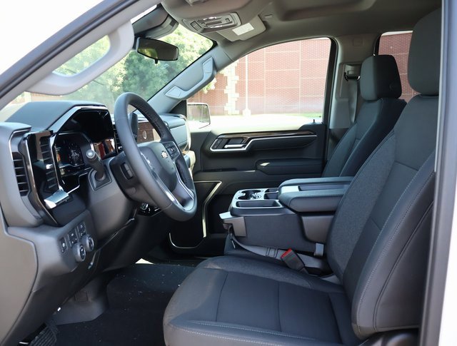 2025 Chevrolet Silverado 1500 LT photo 8
