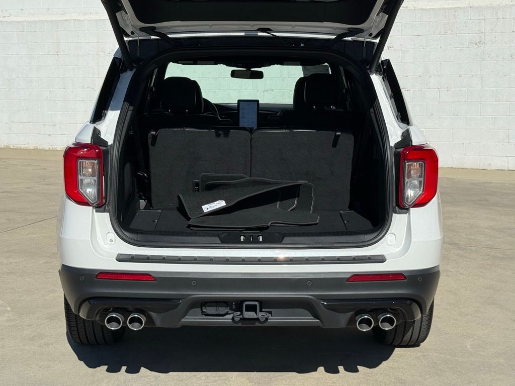 2022 Ford Explorer ST photo 19
