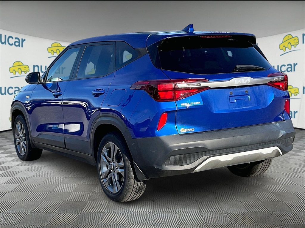 2022 Kia Seltos LX photo 4