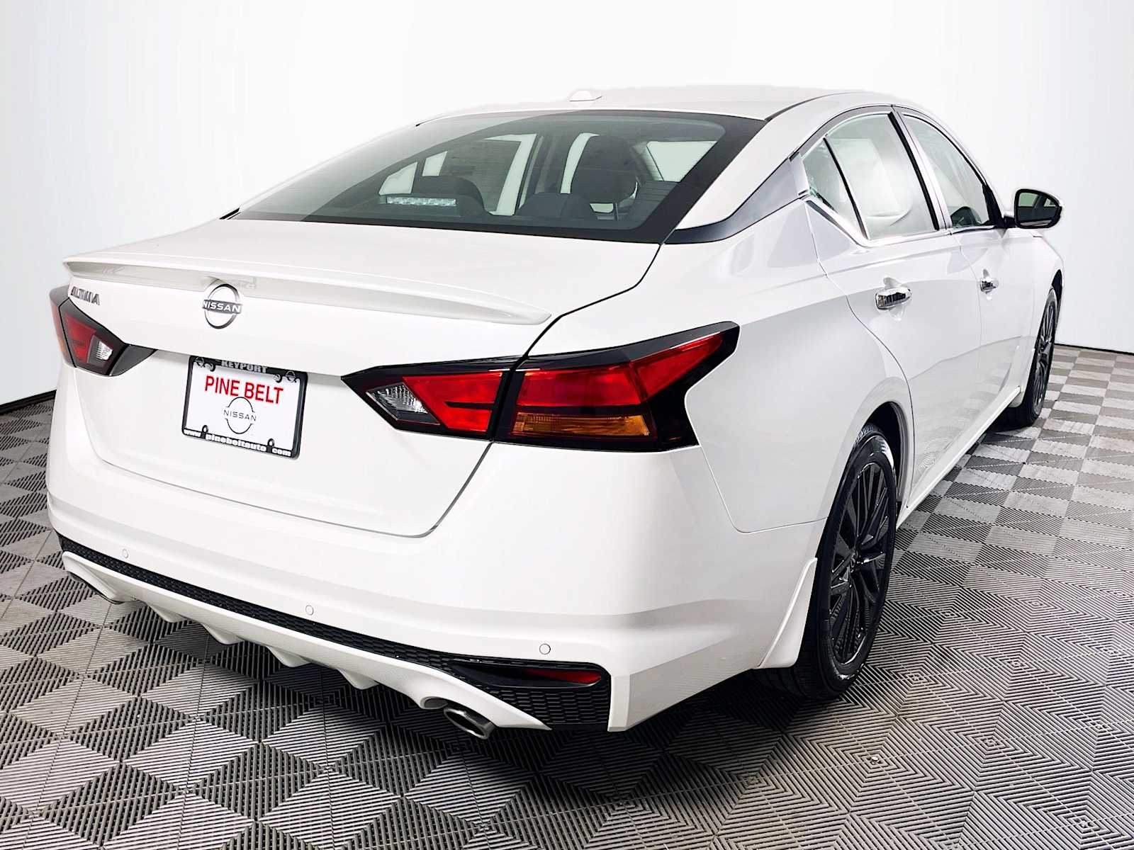 2025 Nissan Altima SV Special Edition photo 2