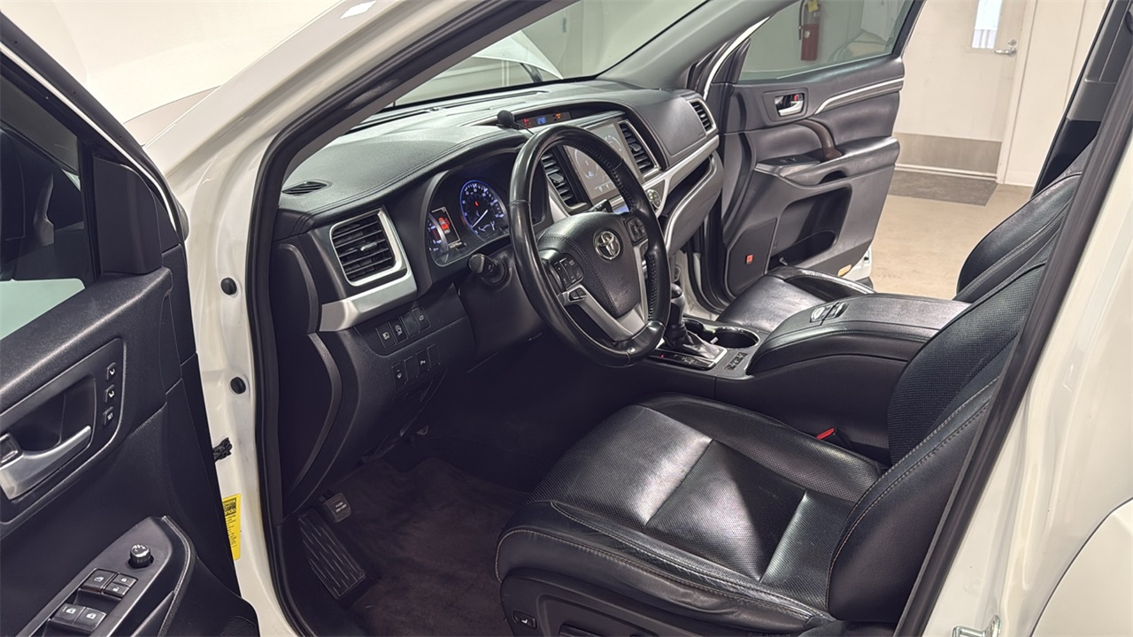 2018 Toyota Highlander Limited photo 12
