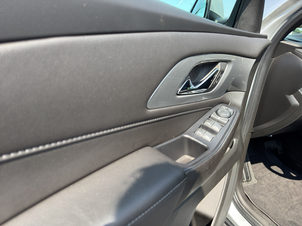 2022 Chevrolet Traverse Cloth photo 10