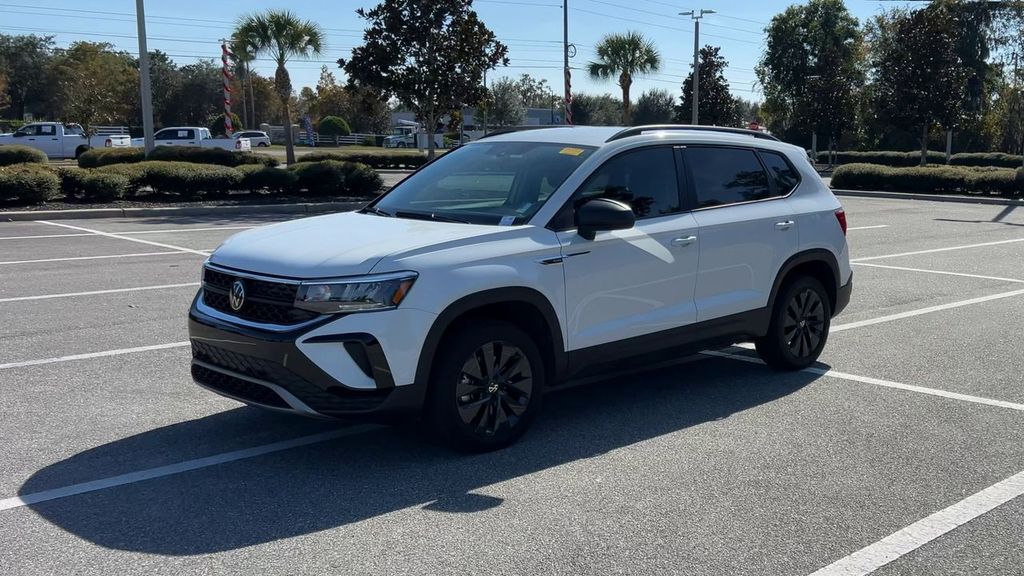 2023 Volkswagen Taos S photo 3