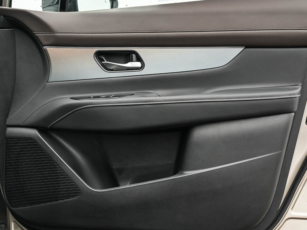 2026 Nissan Murano Platinum photo 3